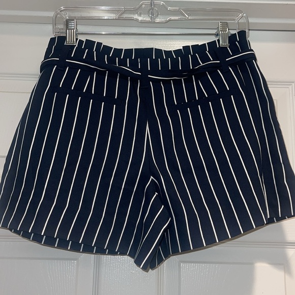 Banana Republic striped shorts - Picture 2 of 6